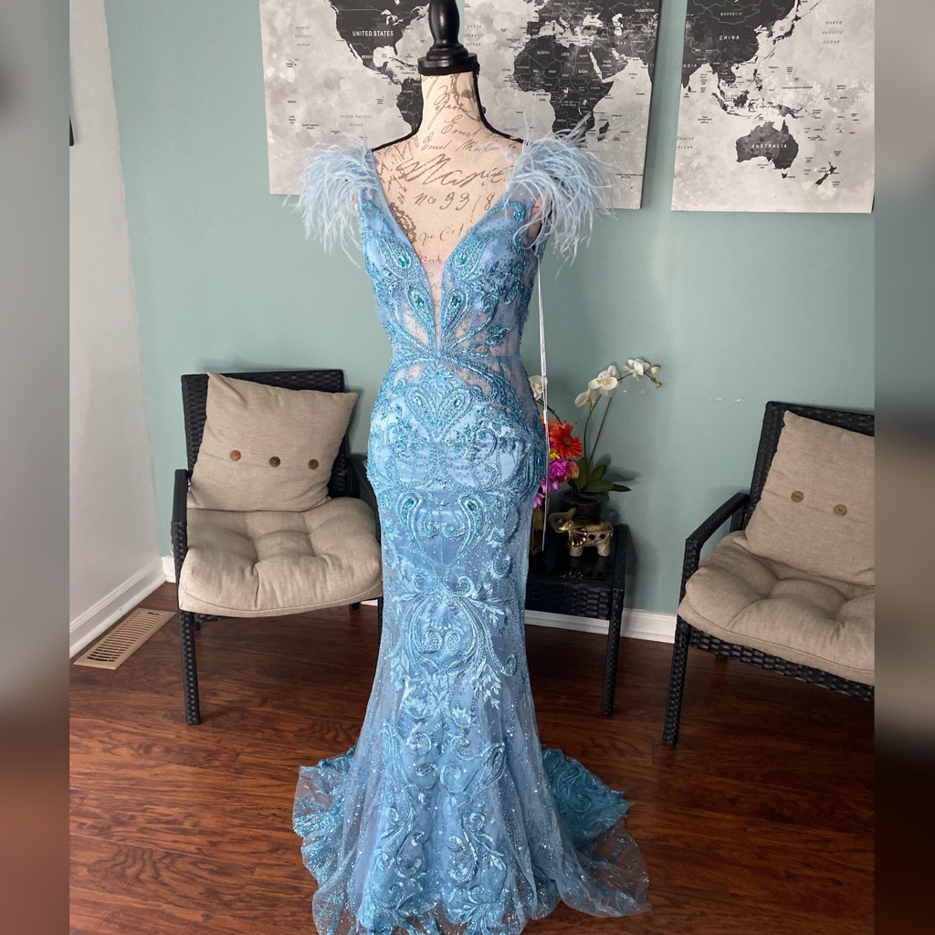 Nwt Portia & Scarlett Light Blue Feathers Sparkly Tight Fitting Prom Dress